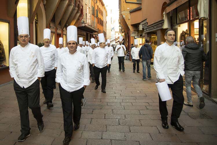 (Le creazioni di Fabbri, Quadri e Zanarini AMPI visita Bologna la grassa)