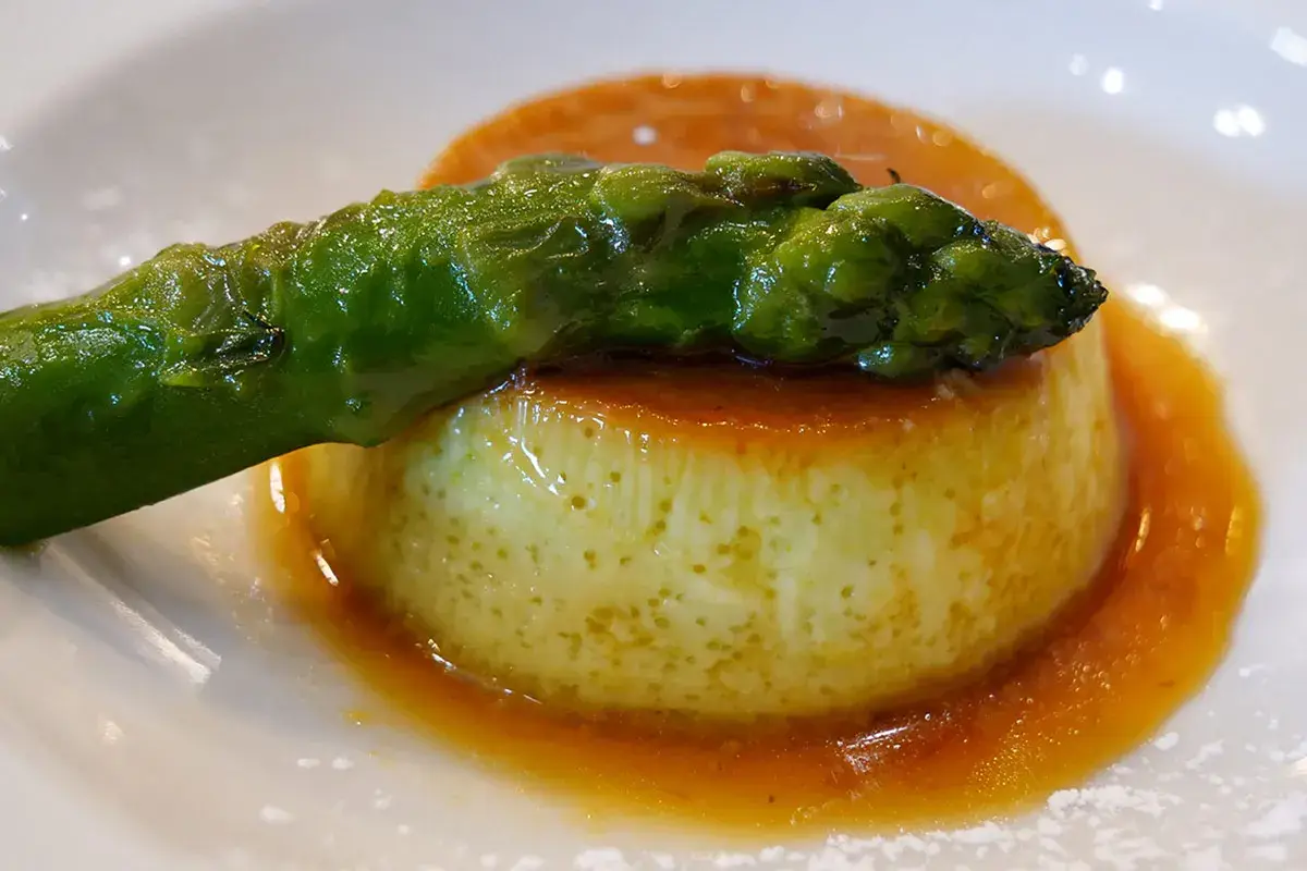 Creme caramel agli asparagi Per gli asparagi, una stagione di alta qualit&agrave;