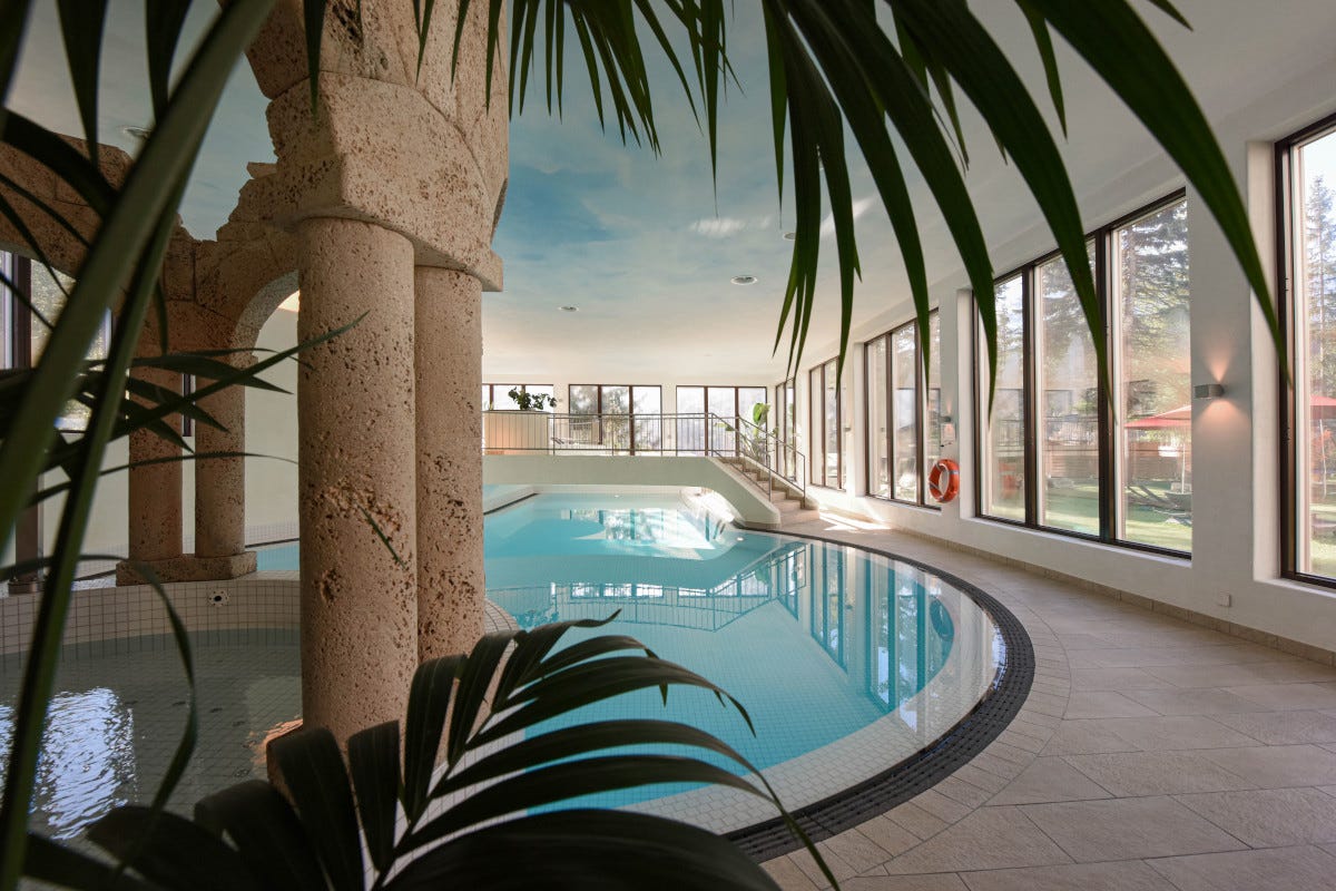 La piscina Il nuovo look del Cresta Palace Hotel, icona Art Noveau nel cuore dell'Engadina