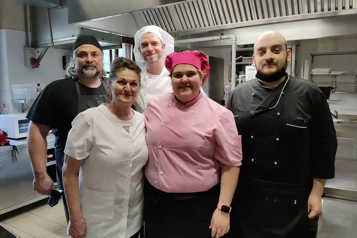 Cristina Redaelli, al centro, con i suoi collaboratori Oasi Galbusera Bianca, paradiso in Lombardia