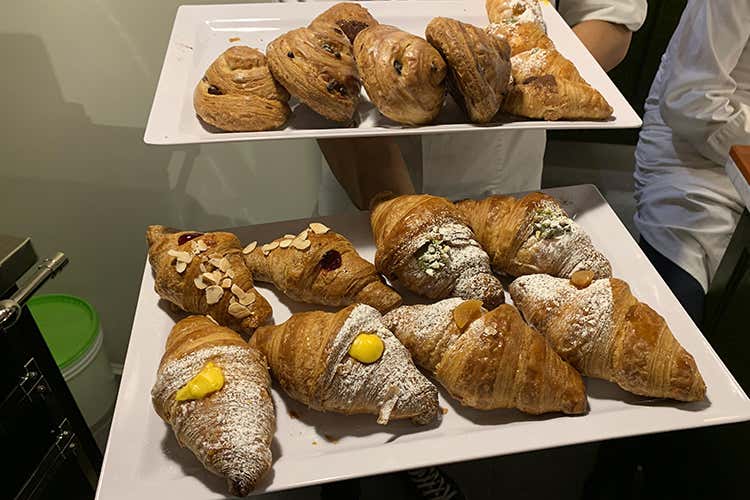 In primo piano i nuovi croissant Martesana firma la collezione Autunno-Inverno 2021