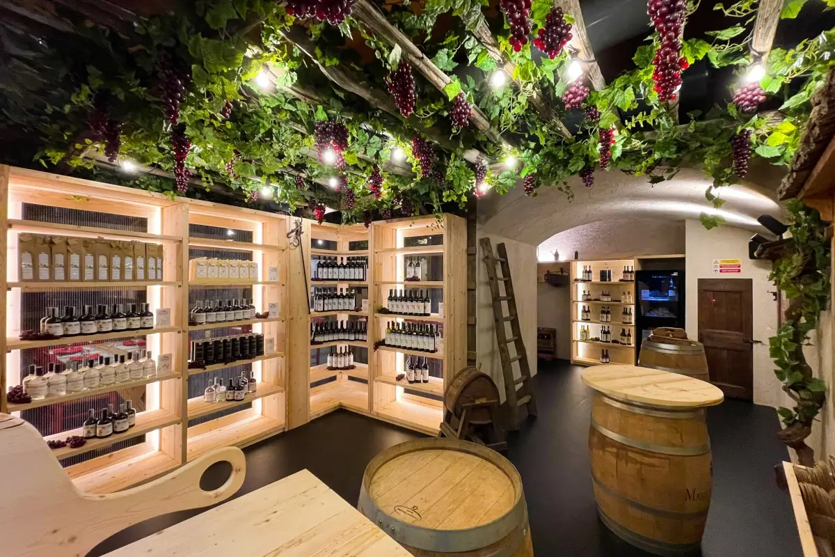 Una delle sale di Crotto Quartino a Milano Crotto Quartino porta a Milano i sapori della Valchiavenna