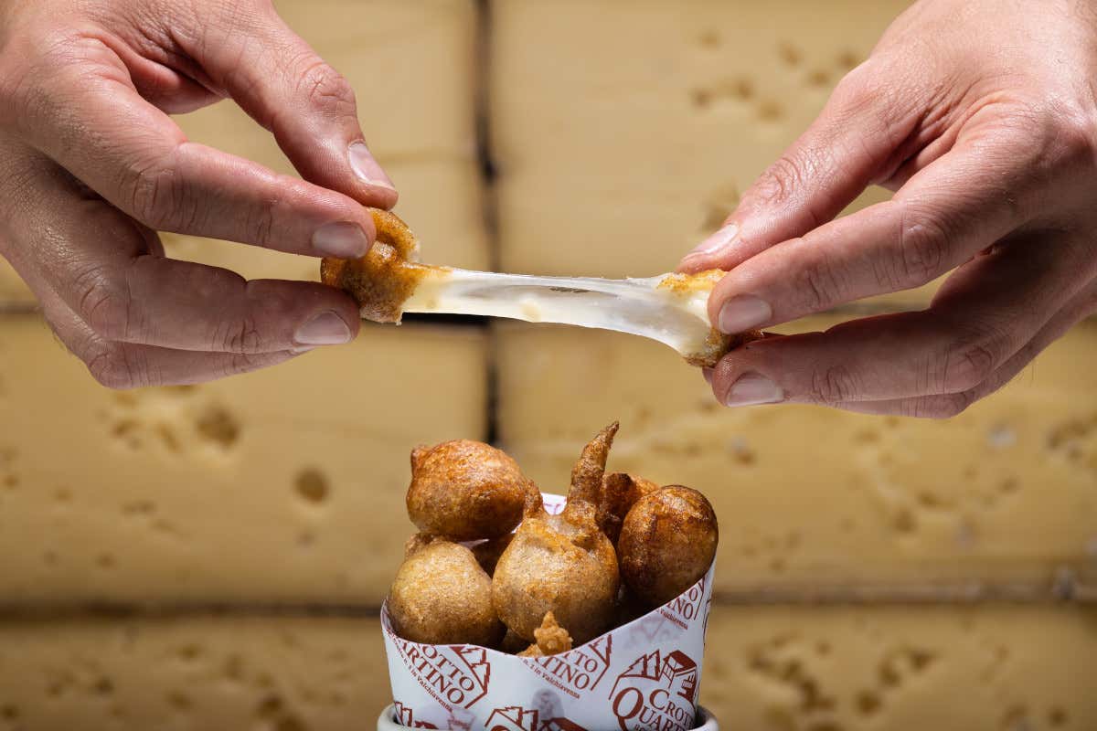 Gli sciatt Crotto Quartino porta a Milano i sapori della Valchiavenna Gli sciatt Crotto Quartino porta a Milano i sapori della Valchiavenna