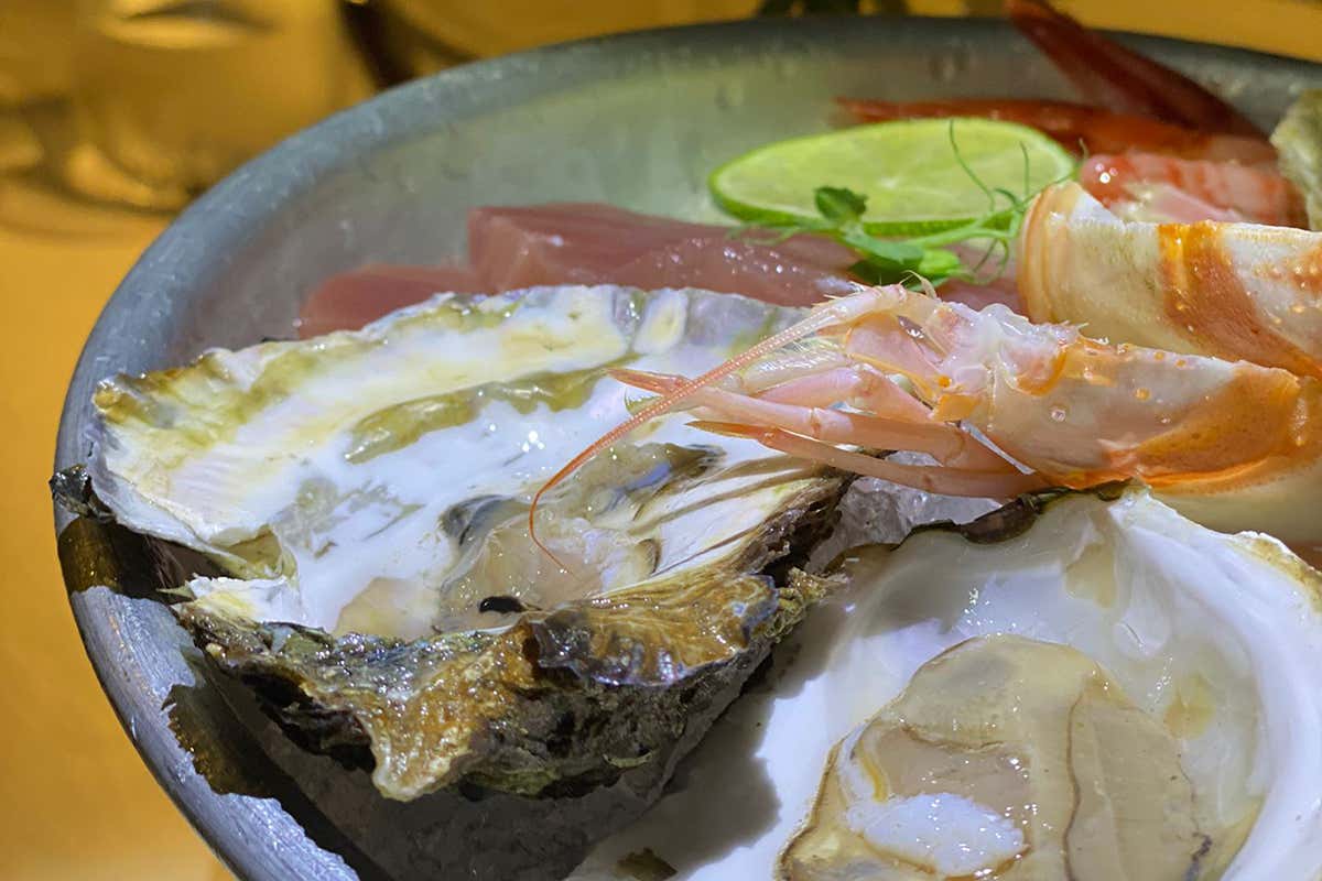 Crudité di pesce  Cena al San Pietro con Luca Miuccio tra crudi di mare e vini siciliani