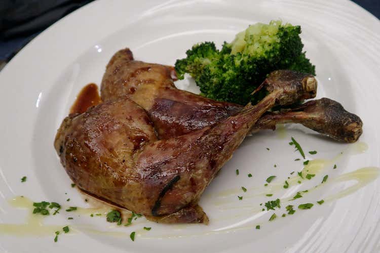 (La cucina moderna di Vino Veritas e una carta vini da 2mila bottiglie)