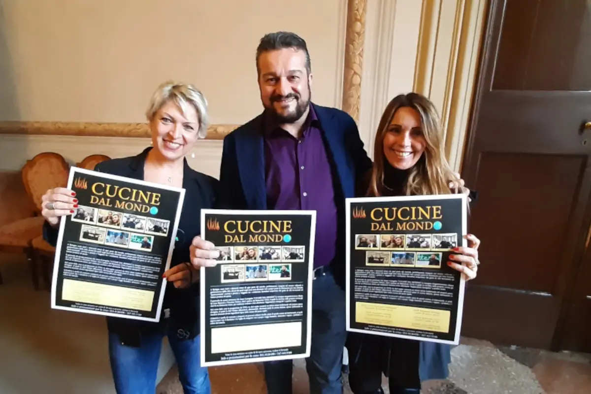 Da sinistra Licia Mazzoni, Vincenzo Vottero e Federica Pagliarone &ldquo;Cucine dal mondo&rdquo;, un viaggio gastronomico senza spostarsi da Bologna