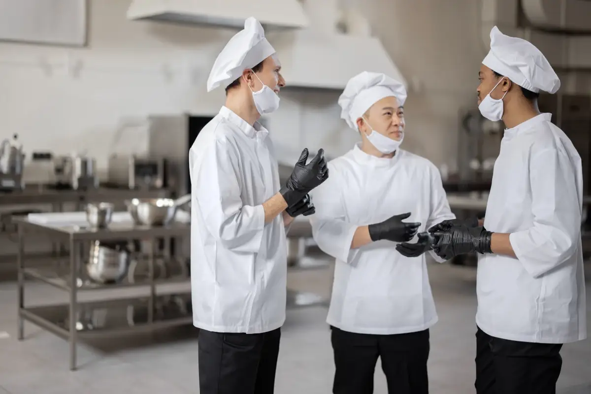 Il mondo della ristorazione guarda al futuro Oltre la crisi e la pandemia, sul tavolo le soluzioni di bar e ristoranti