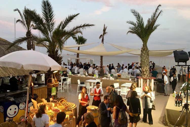 (Cuochi stellati a Vietri sul Mare Insieme per aiutare la ricerca)