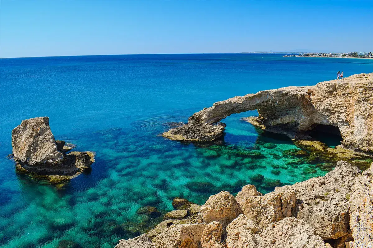 La costa di Cipro &egrave; un susseguirsi di baie e insenature Alla scoperta del fascino di Cipro Isola di sole, spiagge e cultura