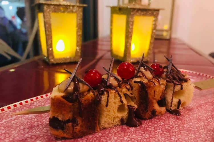 (Da Filz il panettone milaneseprende la forma di spiedino)