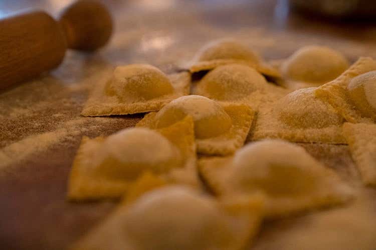 Pasta e ravioli sono fatti a mano (Da Jole torna in tavola La cucina della nonna)