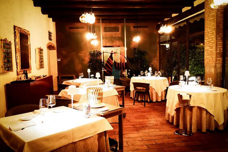 La sala del ristorante Da Nadia - «Costi fissi troppo alti, chiudo» Nadia Vincenzi saluta Erbusco