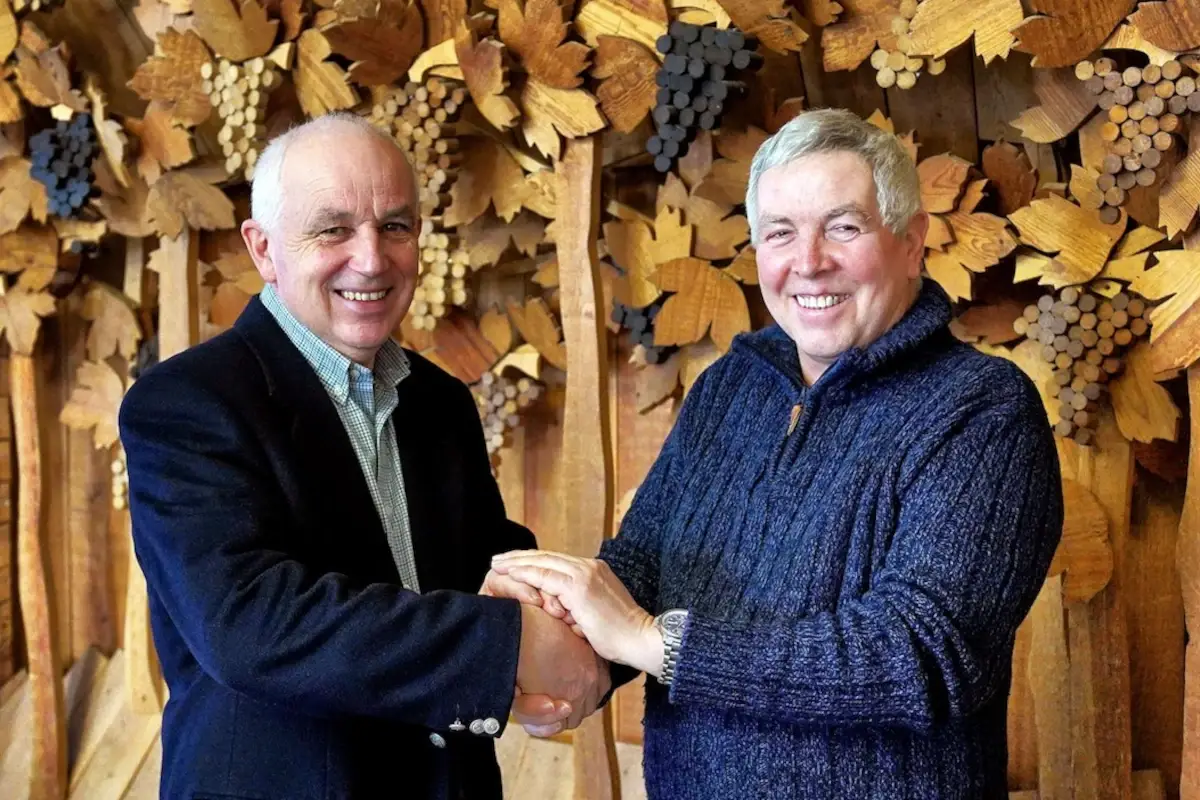 Da sinistra Bruno Pilzer e Pietro Patton Istituto Grappa e Consorzio Vini Trentino uniti per promuovere qualit&agrave; e territorio