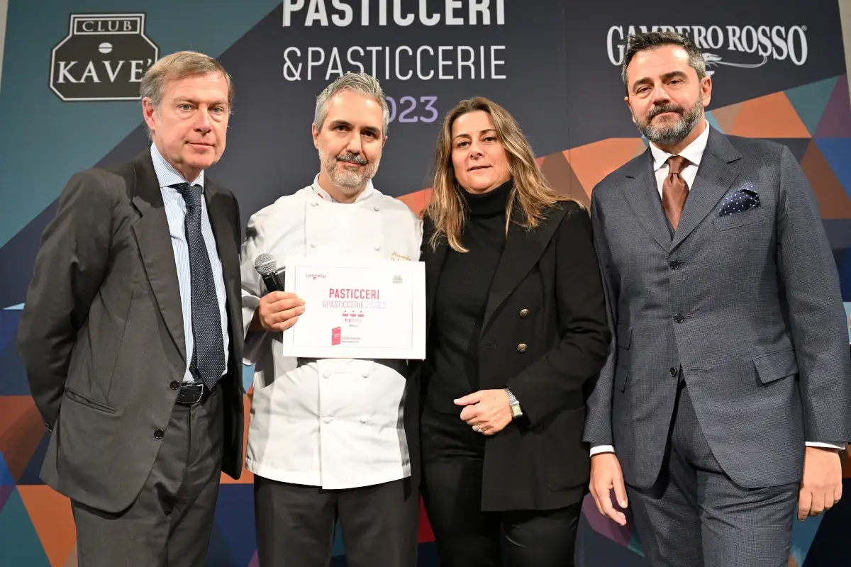 Al vertice con il riconoscimento delle Tre Torte D'Oro con 95 punti &egrave; la Pasticceria Dalmasso di Avigliana (To) Pasticceria Dalmasso conquista la vetta della Guida 2023 del Gambero Rosso