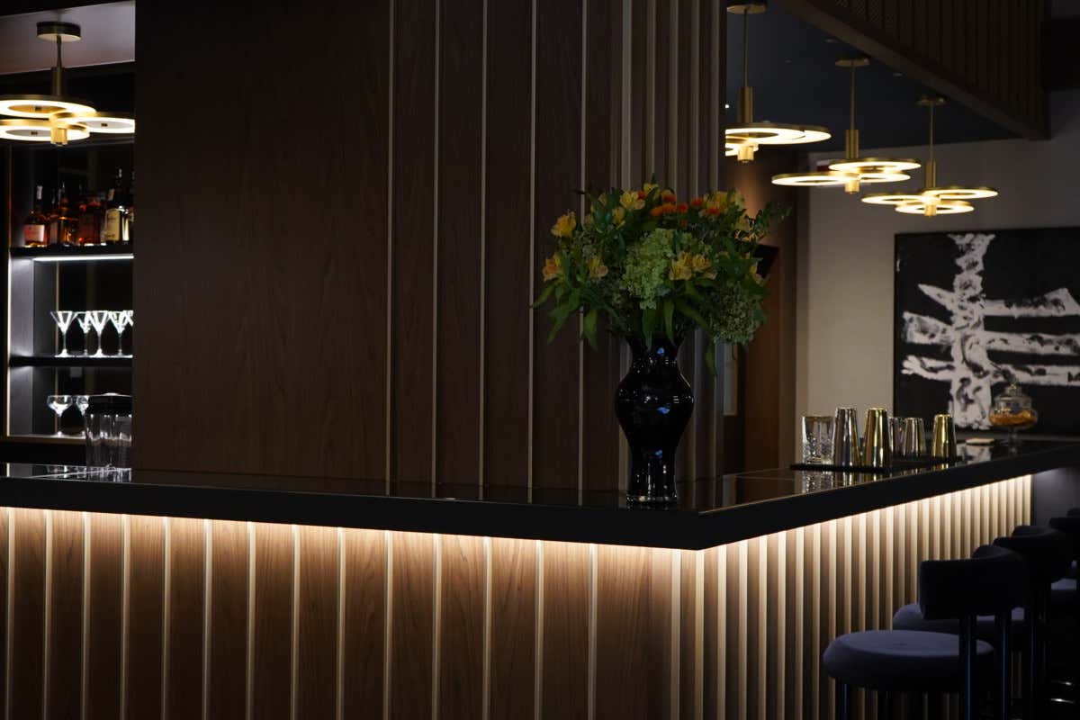 Aquamarina: il ristorante di pesce dell'hotel Umiltà 36 tra design e arte 