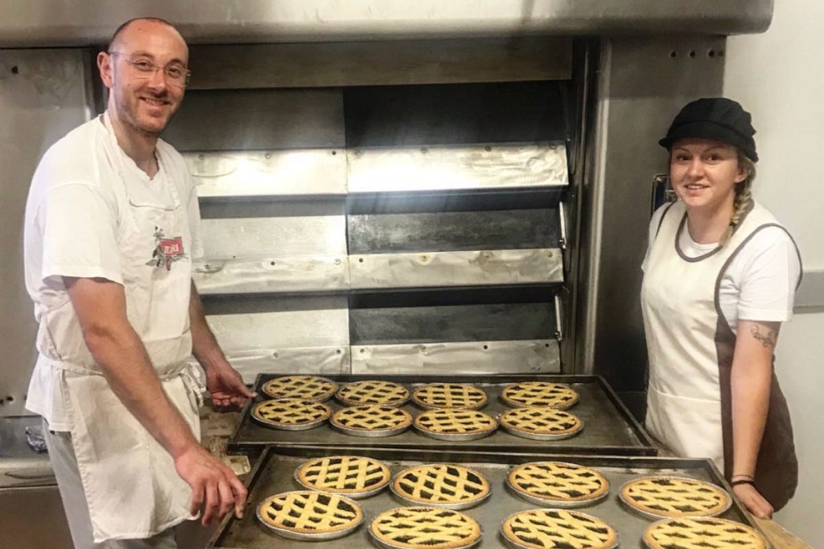 Daniele Della Pona con Marty  Panificio e pasticceria Della Pona, forno di qualità nel centro storico di Tirano