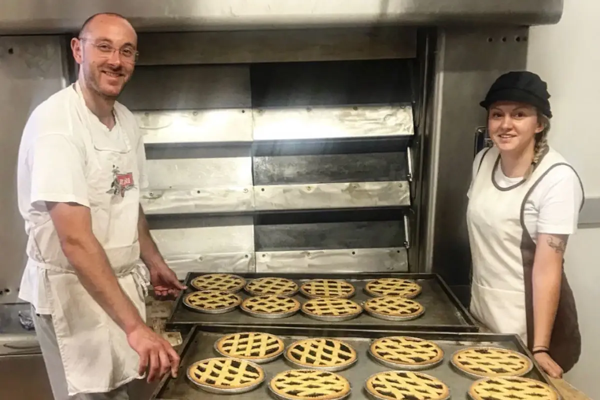 Daniele Della Pona con Marty&nbsp; Panificio e pasticceria Della Pona, forno di qualit&agrave; nel centro storico di Tirano