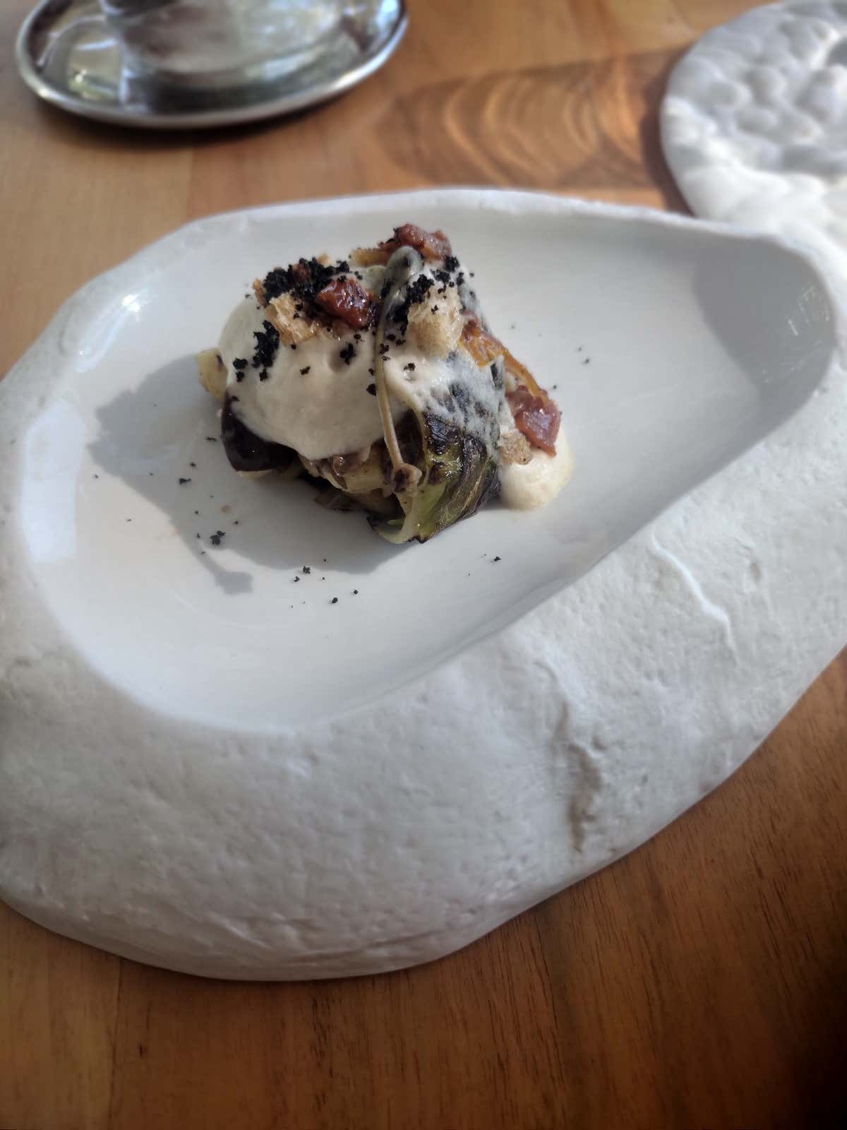 Scarola imbottita, alici del Cantabrico e spuma di fagioli tondini