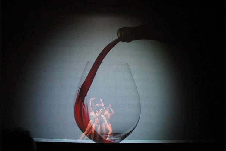 Onav, 65 ma non li dimostra Grande festa ad Asti tra vino e danza Onav, 65 ma non li dimostra Grande festa ad Asti tra vino e danza