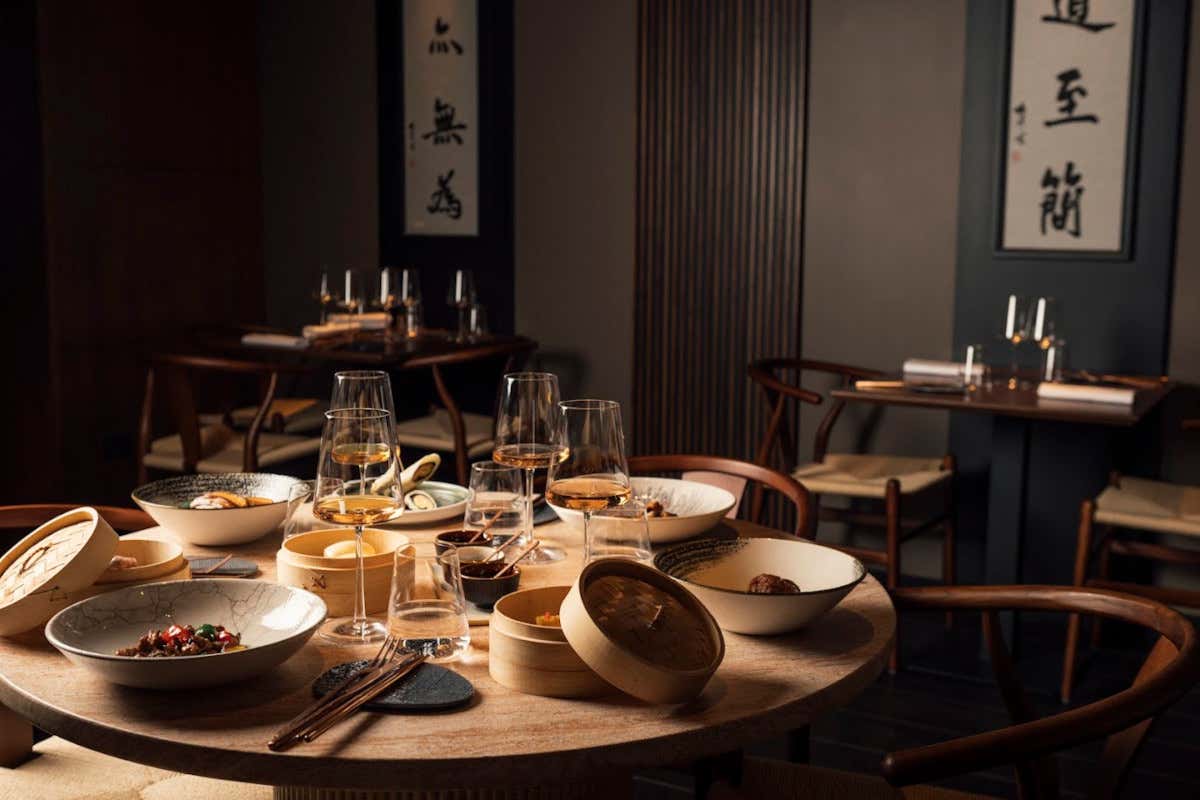 La sala e alcuni piatti del ristorante Dao Restaurant di Roma