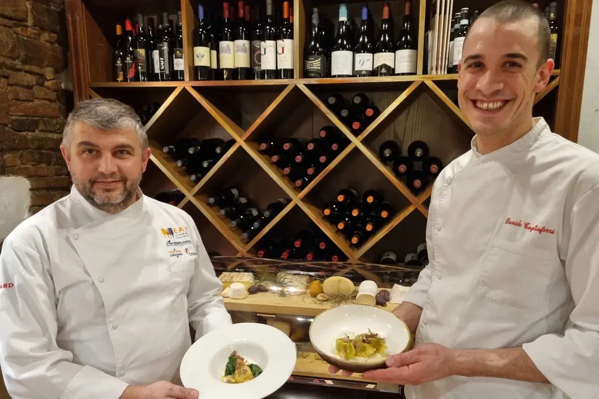 I cuochi Darwin Foglieni e Davide Tagliaferri&nbsp; A &ldquo;Ol Giop&igrave; e la Marg&igrave;&rdquo; la cucina bergamasca mostra il suo volto pi&ugrave; autentico