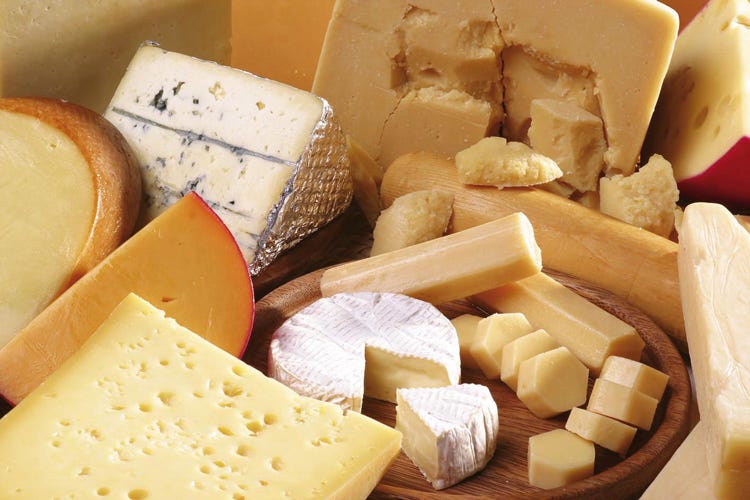 Da oggi il Grana Padano e altri formaggi potrebbero costare di più in Usa (Oggi al via i dazi UsaColdiretti: Calo vendite del 20%)