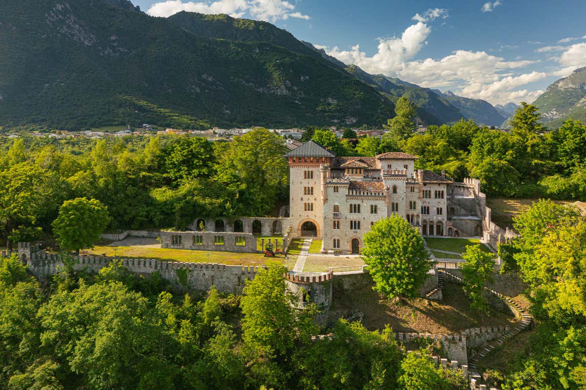 Il castello di Dea del Lago