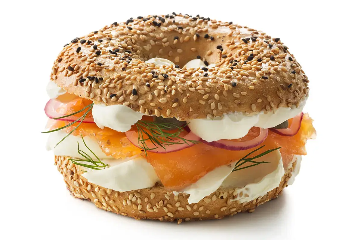 Bagel newyorkese al salmone