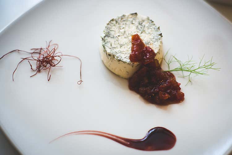 (Panna cotta al finocchietto selvatico, sambuca e coulis di pomodori) (Panna cotta al finocchietto selvatico, sambuca e coulis di pomodori)