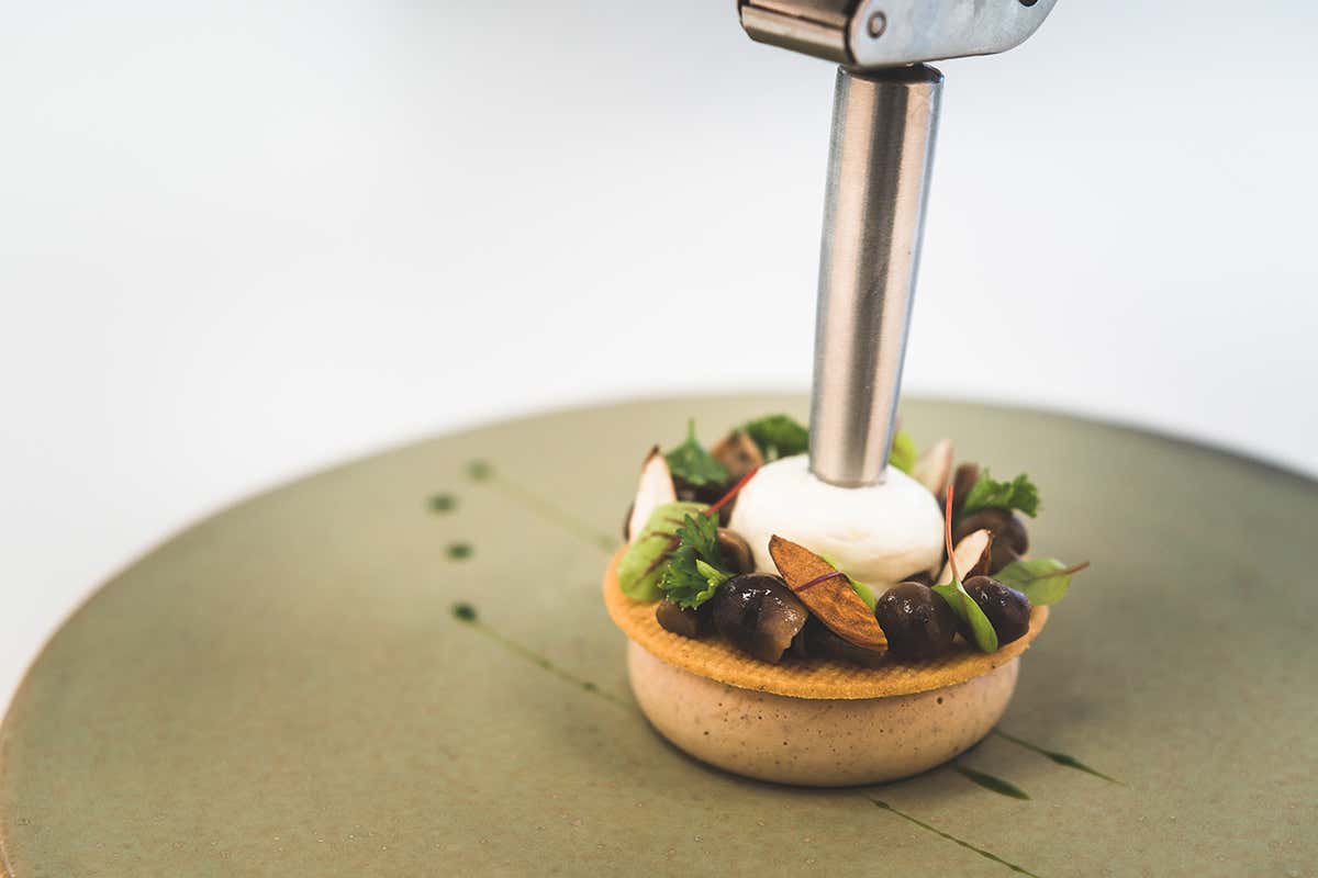 Come realizzare una perfetta [spuma a caldo] con il sifone?