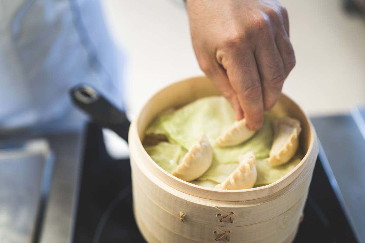 Cottura a vapore: una tecnica per preparazioni leggere e salutari