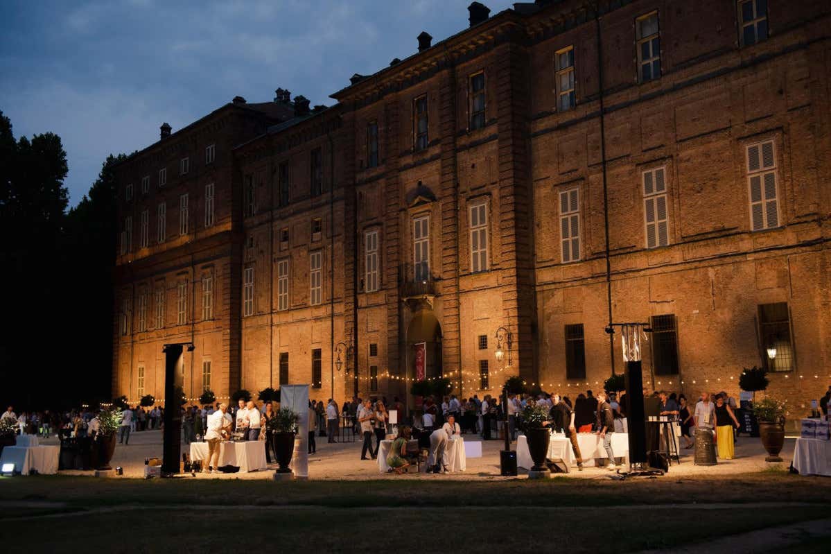 10 chef e illustri cantine per deliziare gli ospiti Degustando arriva a Milano. Chef stellati e cantine da tutta Italia protagonisti della serata