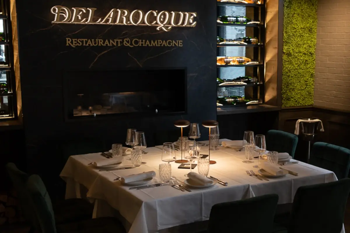 Un marchio di champagne apre il suo ristorante: &egrave; Delarocque a Milano