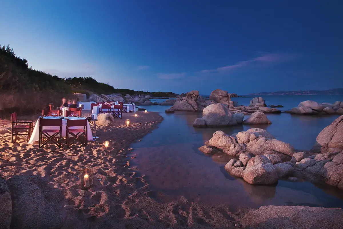 Il ristorante pierd dans l'eau Li Zini Nei Delphina resorts 
