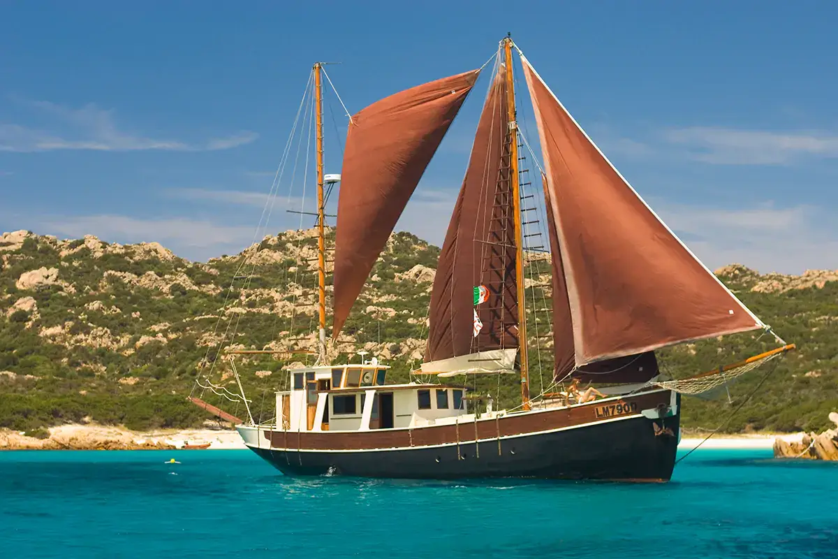 Il veliero Pulcinella Nei Delphina resorts 