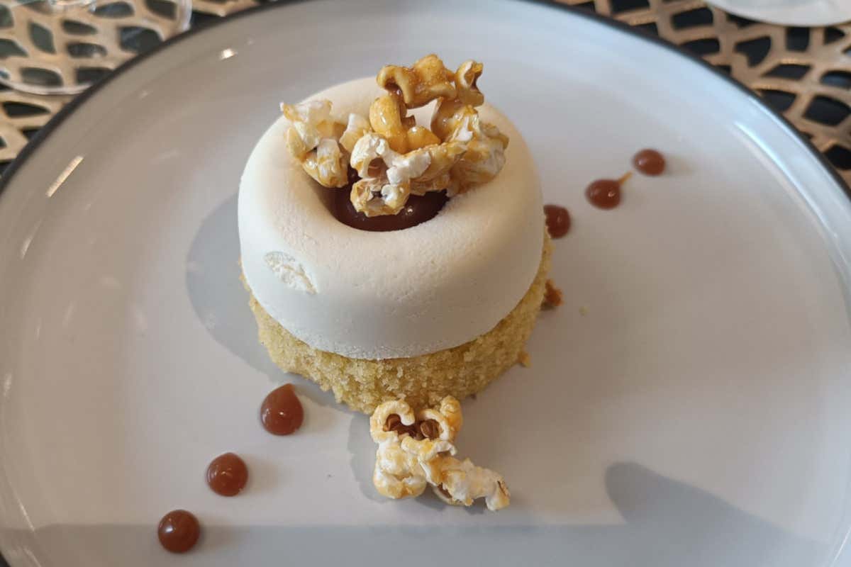 Mousse al popcorn, amor polenta e caramello salato