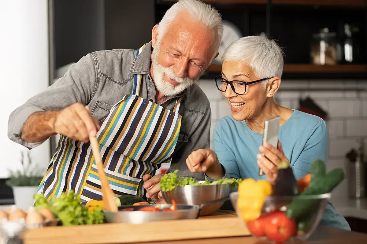 Gli alimenti per combattere la demenza Frutta, verdura, legumi, pesce t&egrave; e caff&egrave;: ecco la dieta anti-demenza
