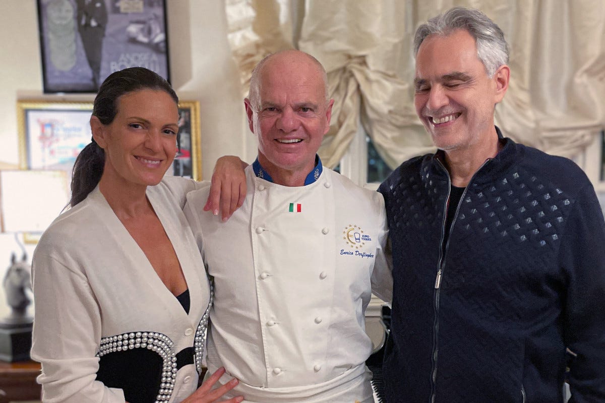 Veronica Berti e Andrea Bocelli con lo chef Derflinghen Euro-Toques cucina per Bocelli con gli chef Derflingher e Tarabini