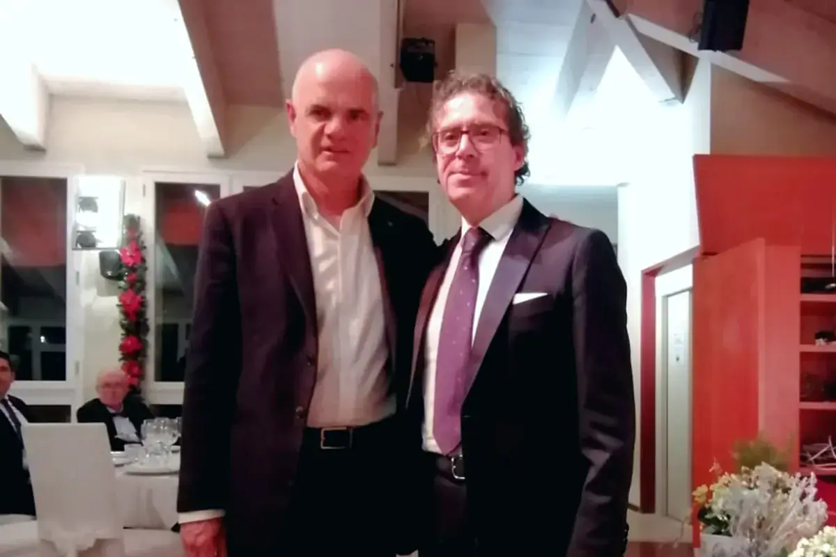 Enrico Derflingher con, a destra, Davide Feligioni Acqualagna, ecco una scuola di formazione per gli chef del tartufo. Derflingher primo