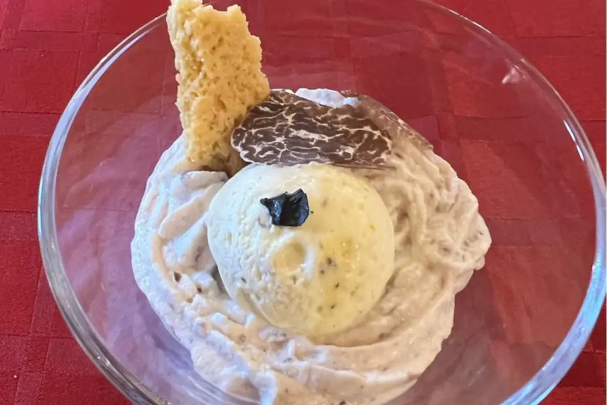 I piatti di Mirco Giorgi Il dolce al tartufo di Oasi Sant'Anna vince il concorso tra ristoratori a Fassombrone