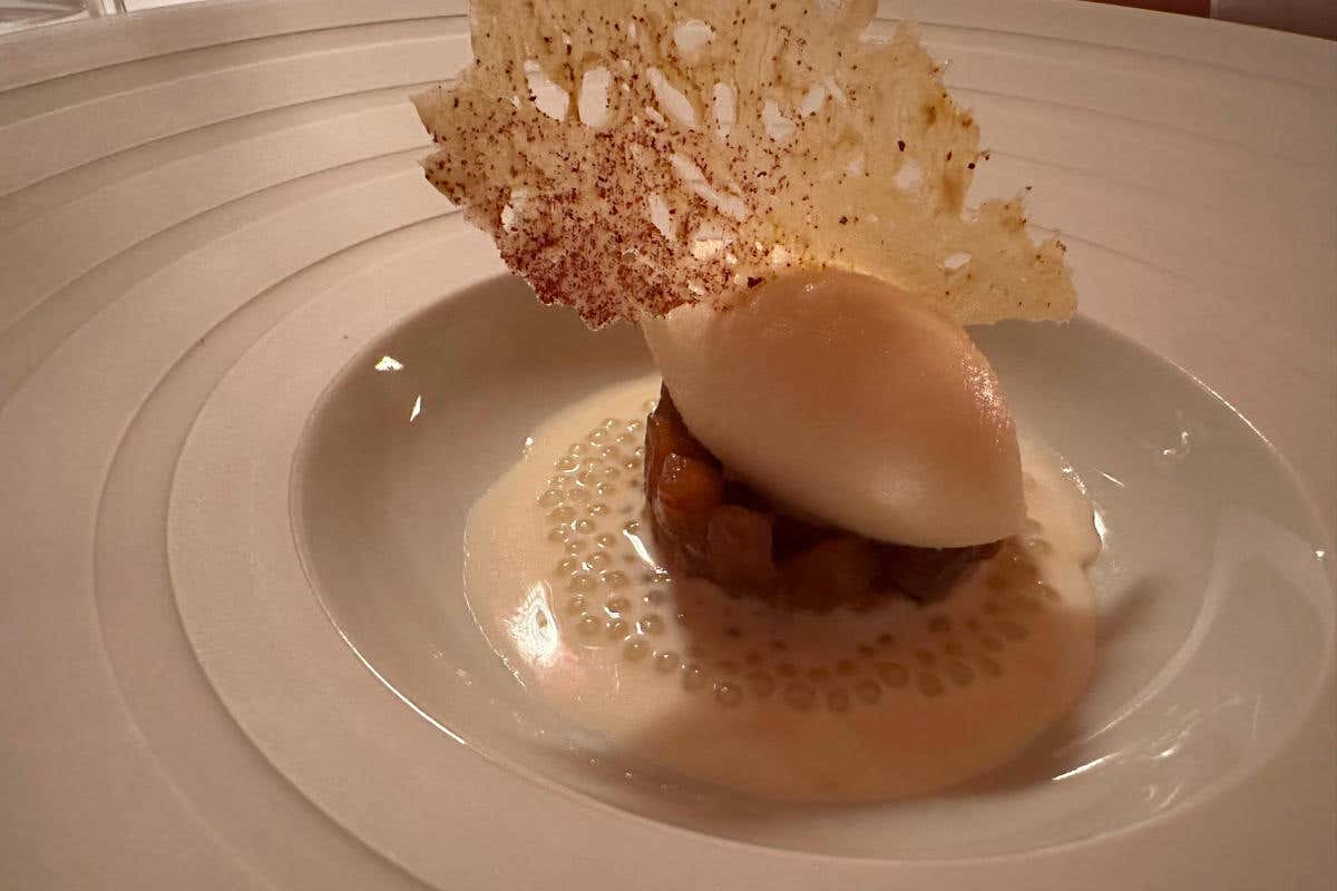 Ananas arrosto, zucchero Mascobado, perle di tapioca al latte di cocco (Suinsom) Hotel Tyrol impossibile annoiarsi: dallo sci al gusto tutte le emozioni della Val Gardena