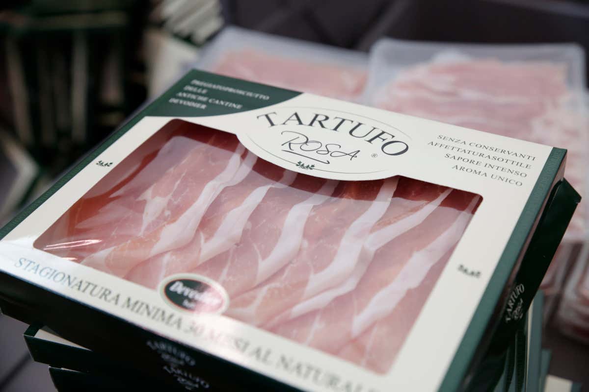 Il prosciutto di Parma Devodier: tradizione pura e sostenibilità certificata Il prosciutto di Parma Devodier: tradizione pura e sostenibilità certificata