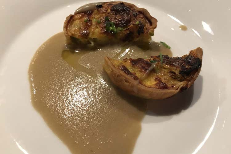 (&Egrave; di confine la cucina in castello di Marc Lanteri)