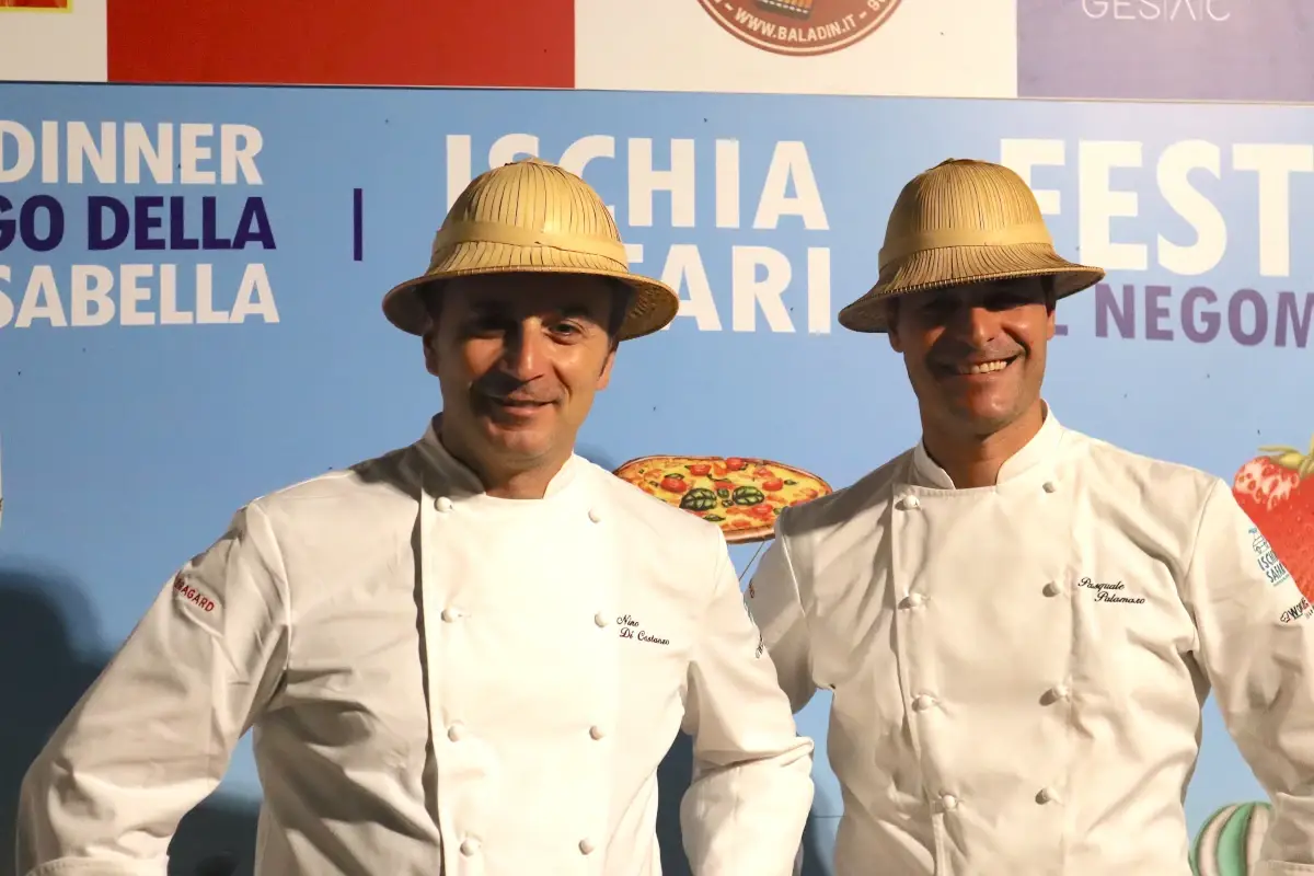 Nino Di Costanzo e Pasquale Palamaro, organizzatori di Ischia Safari&nbsp; Il ricavato di Ischia Safari donato all'istituto alberghiero di Soverato