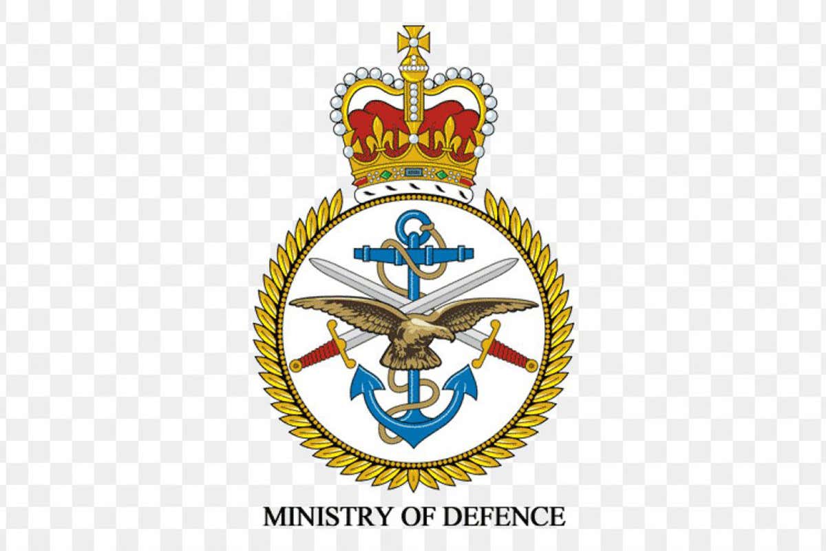 Lo stemma del Ministero della Difesa del Regno Unito Vegani inglesi in guerra: Via il cuoio dai combat boots Lo stemma del Ministero della Difesa del Regno Unito Vegani inglesi in guerra: Via il cuoio dai combat boots