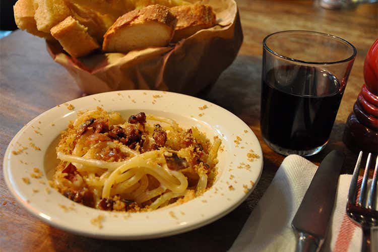 Mezze porzioni, risposta contro lo spreco. Tanti assaggi, con un occhio alle calorie Mezze porzioni, risposta contro lo spreco. Tanti assaggi, con un occhio alle calorie
