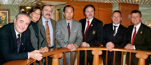 Da sinistra Danio Braga, Michèle Chantome, Gérard Basset, Shinya Tasaki, Philippe Faure-Brac, Bruno Scavo, Serge Dubs Da sinistra Danio Braga, Michèle Chantome, Gérard Basset, Shinya Tasaki, Philippe Faure-Brac, Bruno Scavo, Serge Dubs