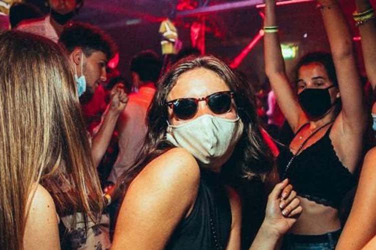 In discoteca con la mascherina. È così ovunque? - Discoteche verso un'altra stretta? I locali: È una caccia alle streghe