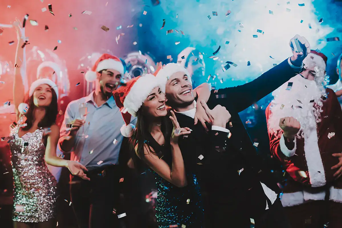 Natale e Capodanno valgono il 20% degli introtiti della stagione invernale per le discoteche Discoteche verso la prova del super green pass: cos&igrave; puntiamo a aumentare la capienza