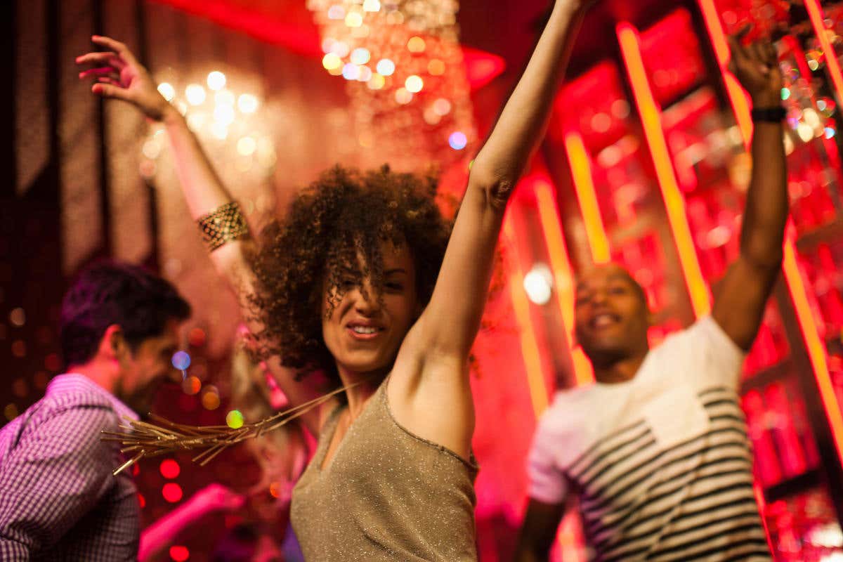 Sostegni ter: ecco come avere i contributi per discoteche e sale da ballo chiuse per il Covid